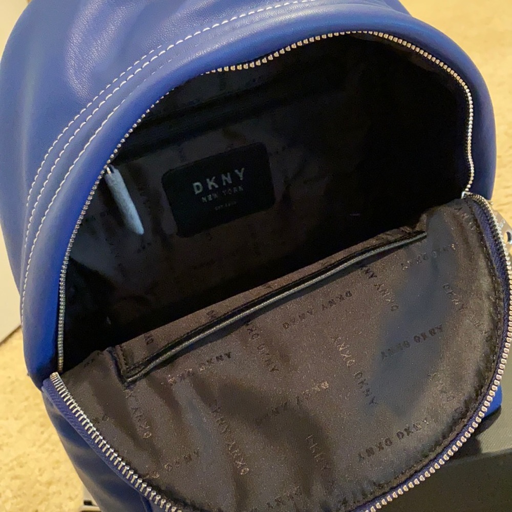 Backpack - Picture 4 of 4